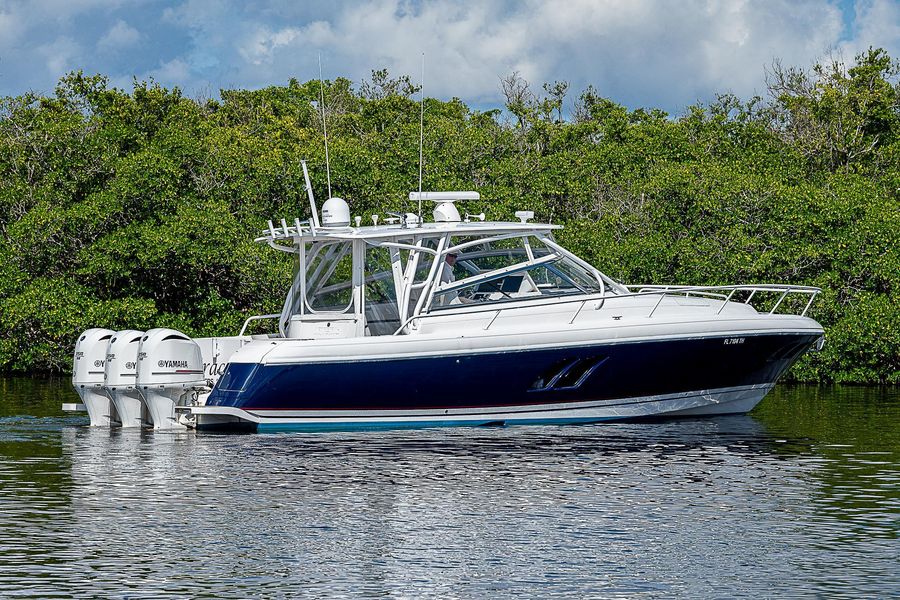 2016 Intrepid 430 Sport Yacht