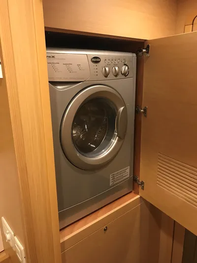 Larimar Yacht Photos Pics 