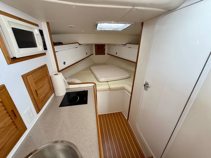 Tracey Von Yacht Photos Pics 