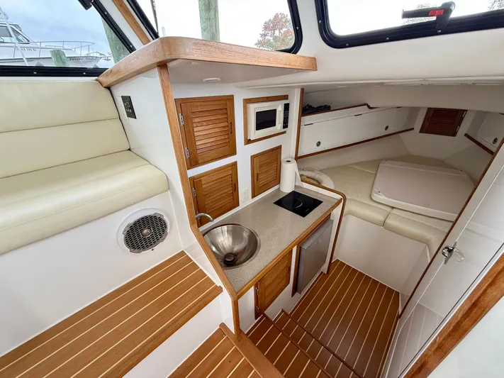 Tracey Von Yacht Photos Pics 