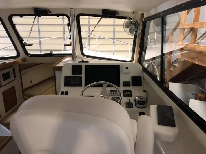 Tracey Von Yacht Photos Pics 