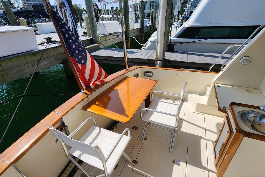 2006 Legacy Yachts 42 Sedan