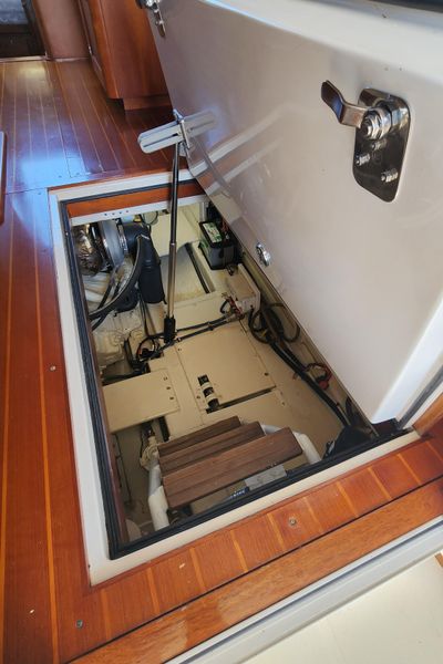 2006 Legacy Yachts 42 Sedan