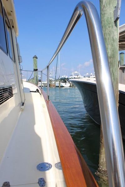 2006 Legacy Yachts 42 Sedan