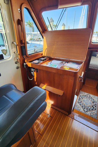 2006 Legacy Yachts 42 Sedan