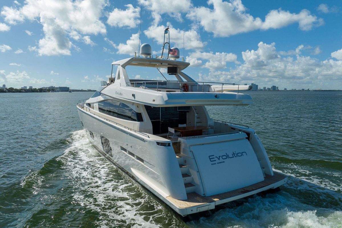 2013 Ferretti Yachts 80 