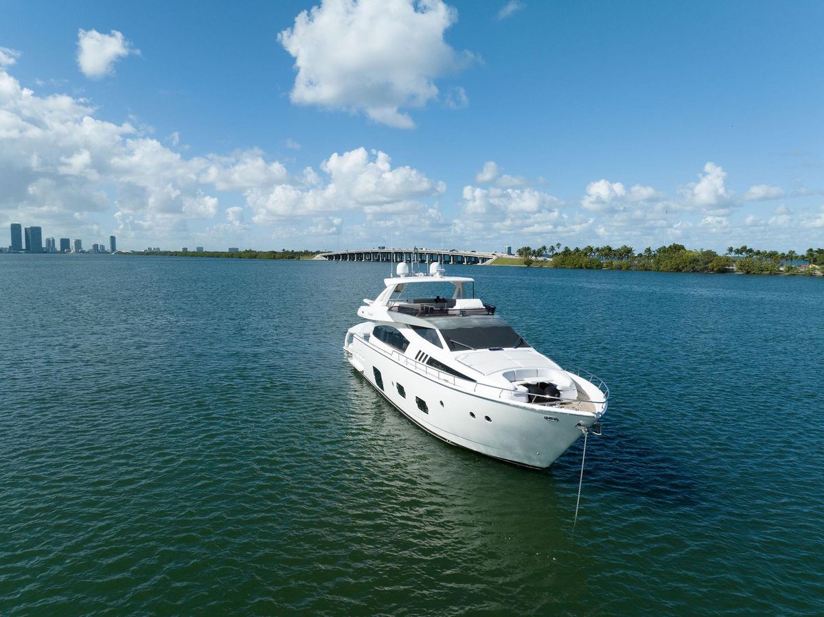 2013 Ferretti Yachts 80 