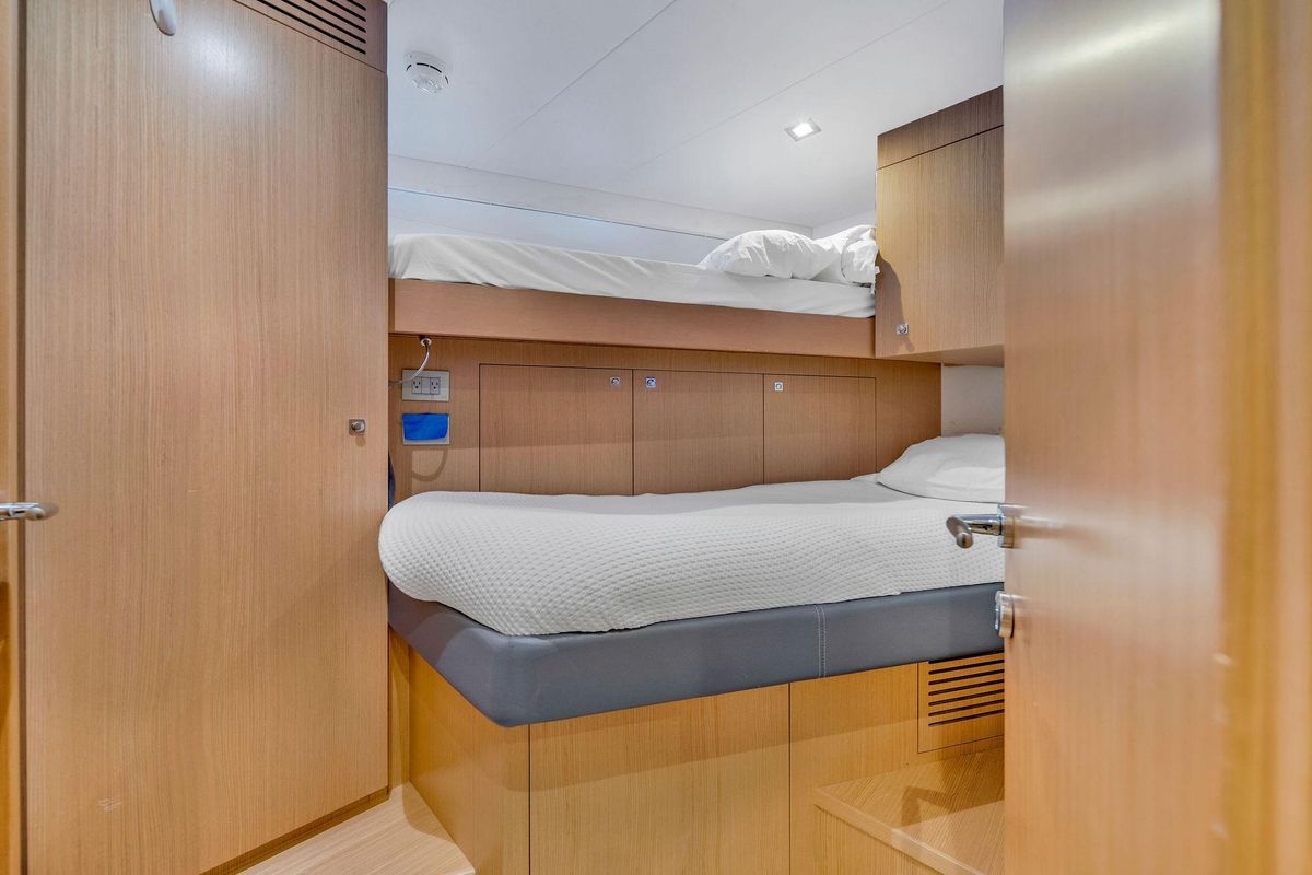 2013 Ferretti Yachts 80 