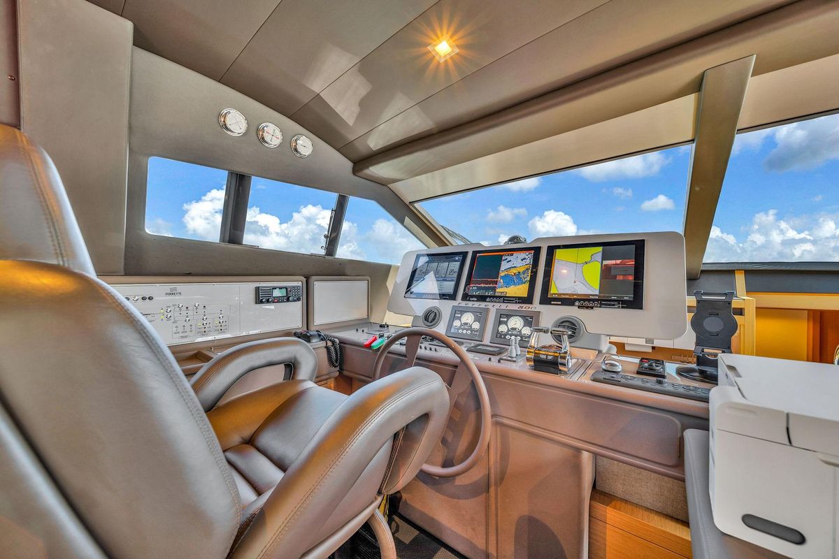2013 Ferretti Yachts 80 