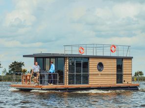2023 La Mare Houseboat Apartboat L