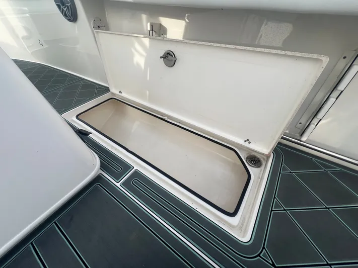 Chaos Yacht Photos Pics 