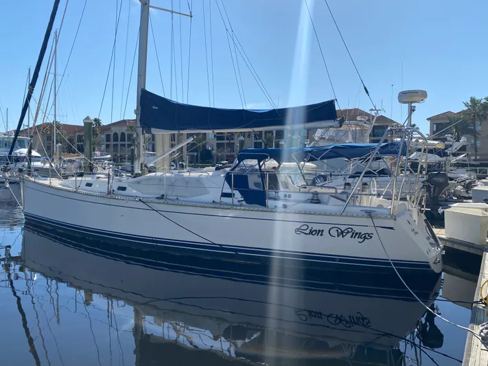 Lion Wings Yacht Photos Pics 
