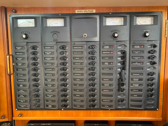 Lion Wings Yacht Photos Pics 