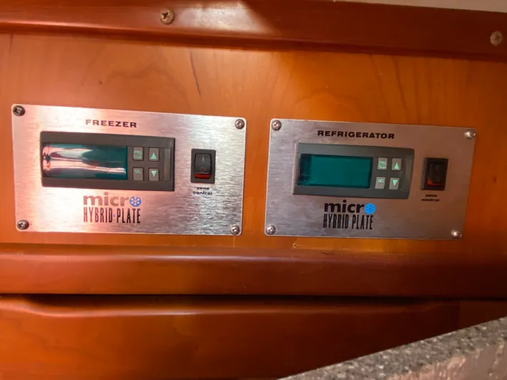 Lion Wings Yacht Photos Pics 