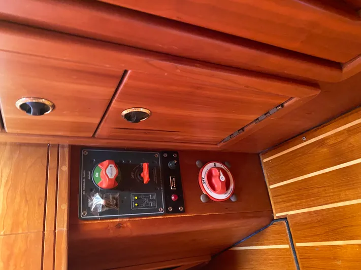 Lion Wings Yacht Photos Pics 