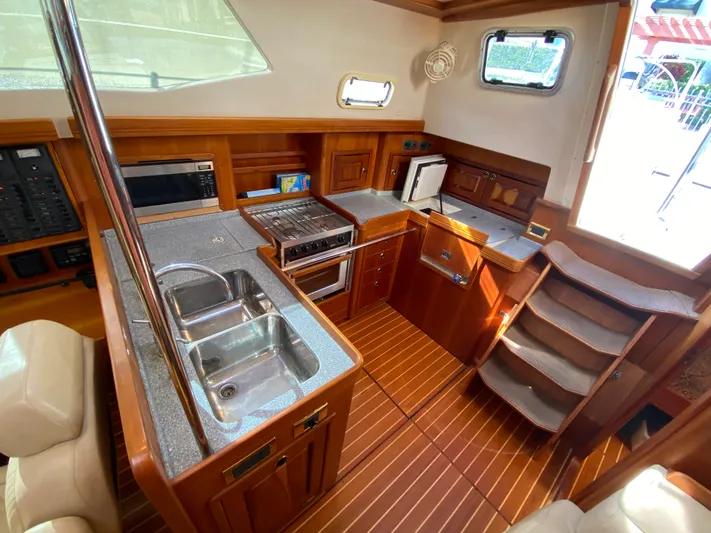 Lion Wings Yacht Photos Pics 