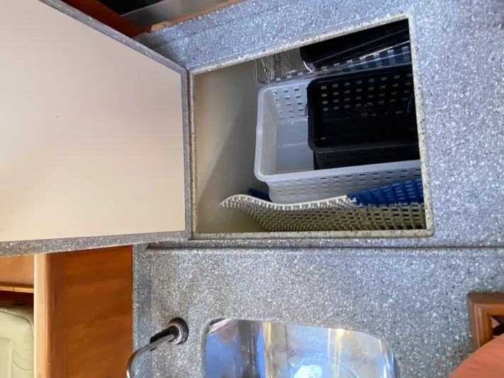 Lion Wings Yacht Photos Pics 