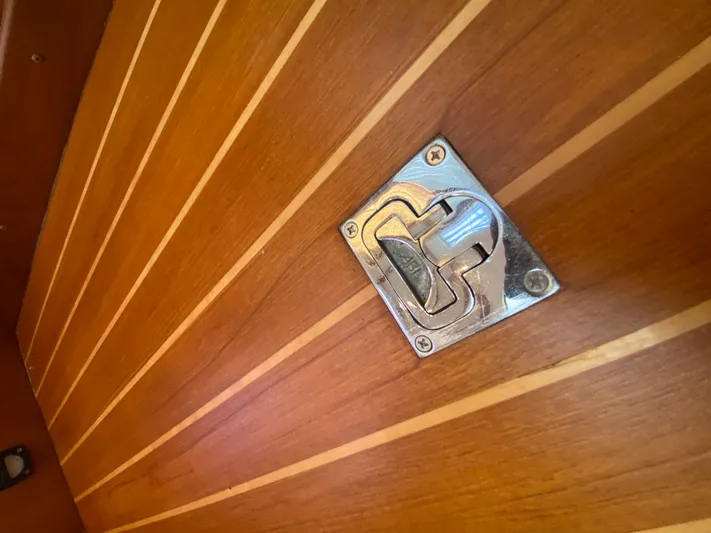 Lion Wings Yacht Photos Pics 