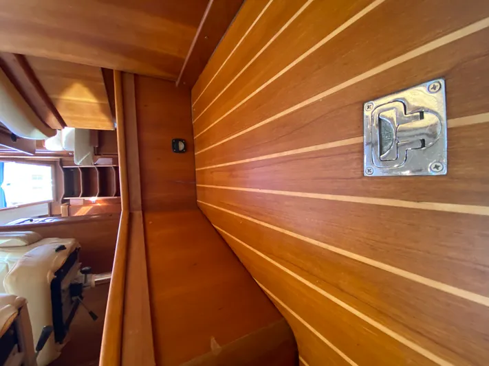 Lion Wings Yacht Photos Pics 