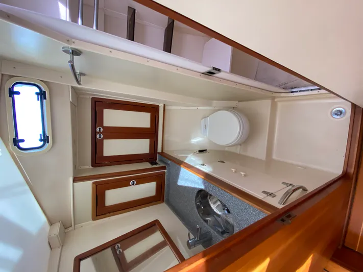 Lion Wings Yacht Photos Pics 