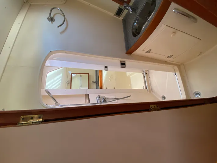 Lion Wings Yacht Photos Pics 