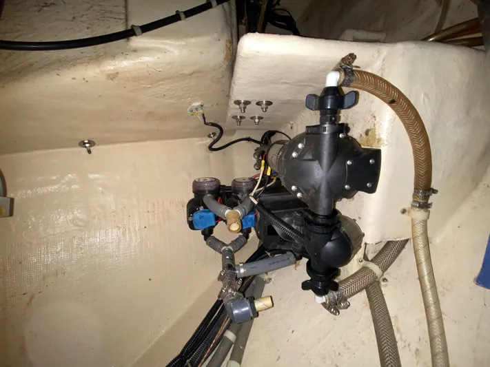 Lion Wings Yacht Photos Pics 