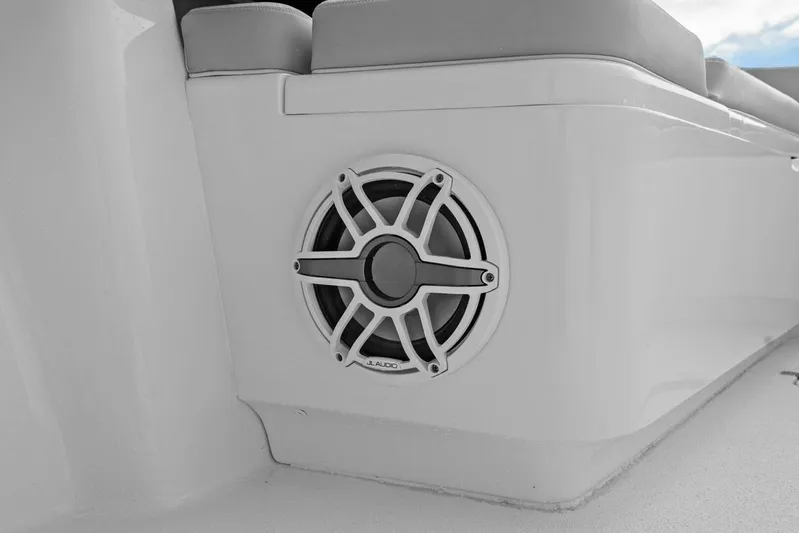  Yacht Photos Pics Speaker on 2023 Yellowfin 39 Offshore boat, featuring JL Audio system.