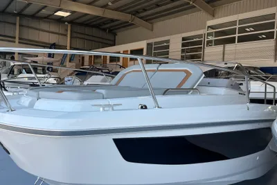 2025 Beneteau FLYER 8 SUNDECK V2