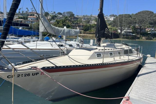 Islander 36