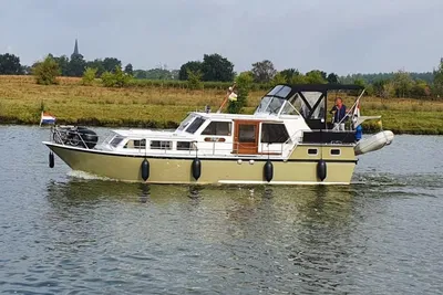 1980 Valkkruiser Heck Kruiser 10.75 AK