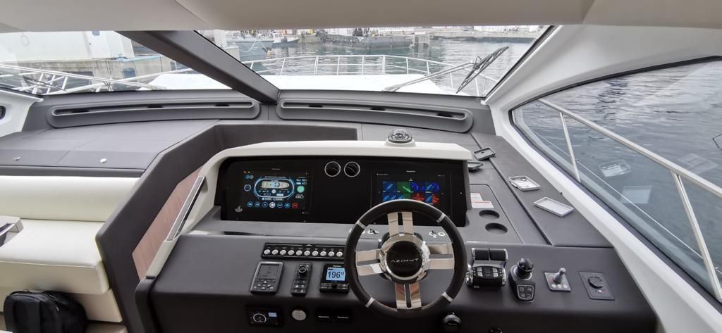 2021 Azimut 74 