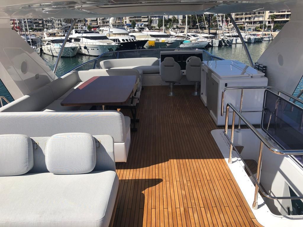 2021 Azimut 74 