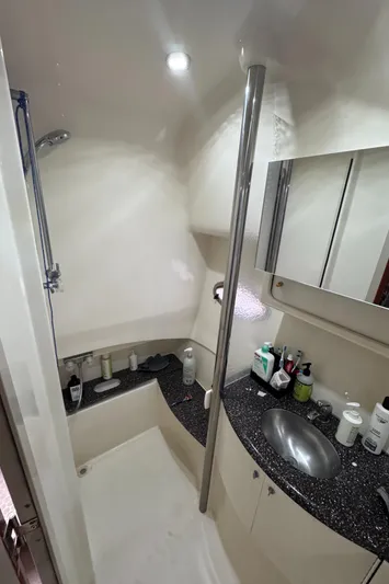  Yacht Photos Pics 2004 Formula 40 PC yacht bathroom with modern fixtures and ample counter space.