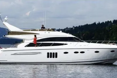 2010 Princess 62 Fly