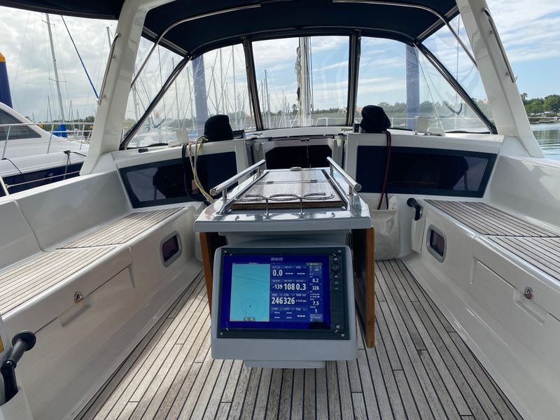 2013 Beneteau Oceanis 48