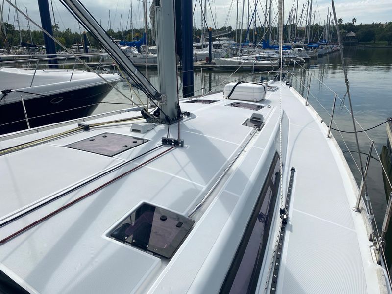 2013 Beneteau Oceanis 48