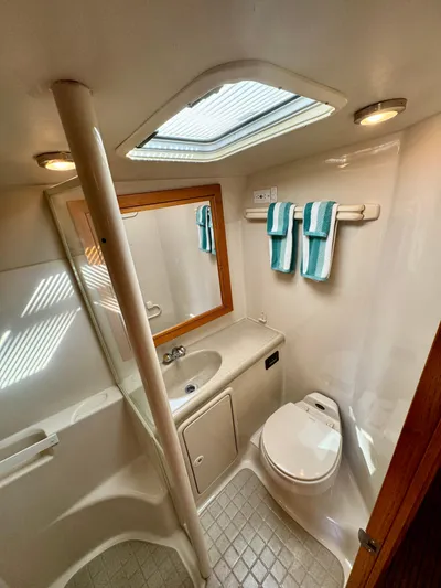 Walkabout Yacht Photos Pics Head