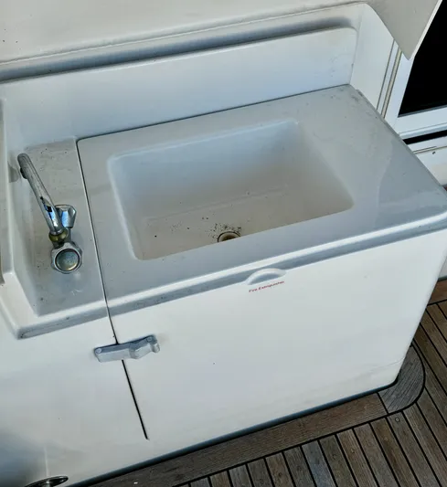 Walkabout Yacht Photos Pics Cockpit Sink