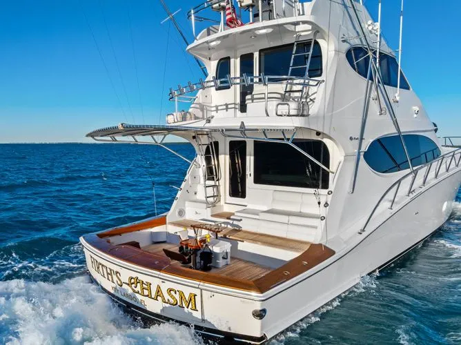 2011 Hatteras Enclosed Bridge - Image 4