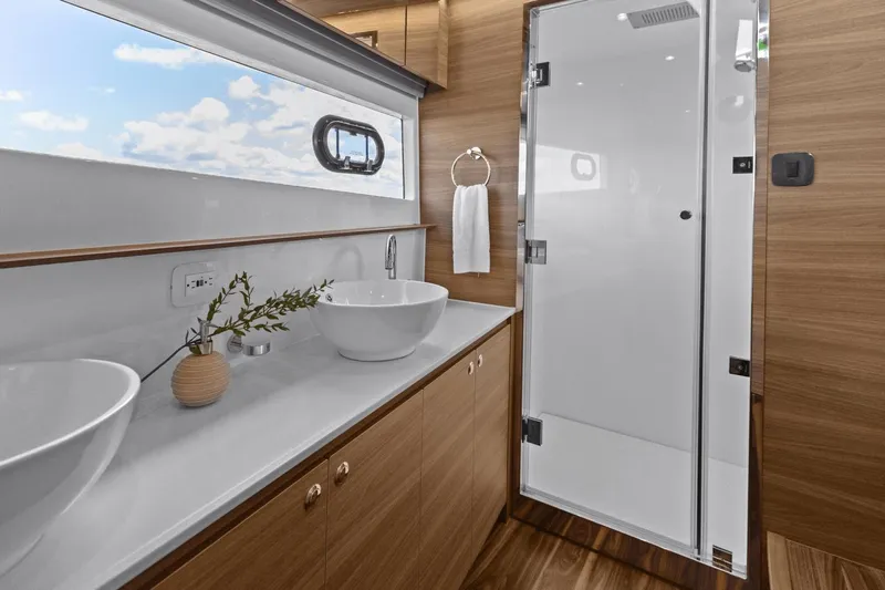 Wanderlust Yacht Photos Pics 