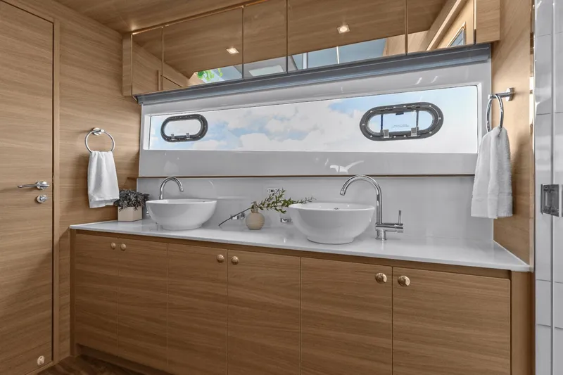 Wanderlust Yacht Photos Pics 