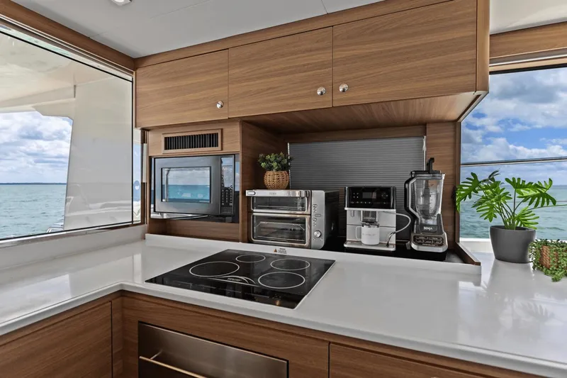 Wanderlust Yacht Photos Pics 