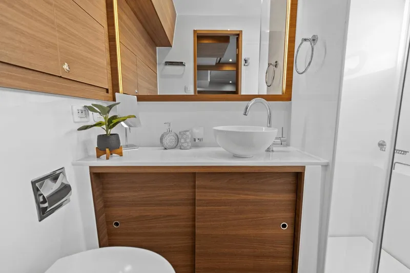 Wanderlust Yacht Photos Pics 