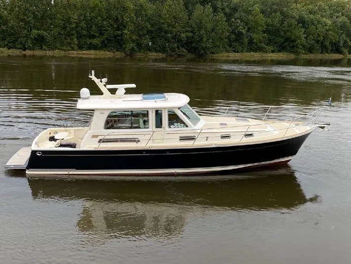Tempest Yacht Photos Pics Sabre 40 Sedan - Tempest - Under Way