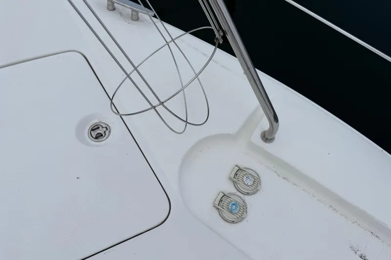  Yacht Photos Pics Deck of 2002 Silverton 352 Motor Yacht with railing and fittings.