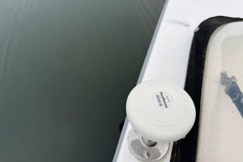  Yacht Photos Pics 2002 Silverton 352 Motor Yacht with Raytheon GPS antenna on deck.