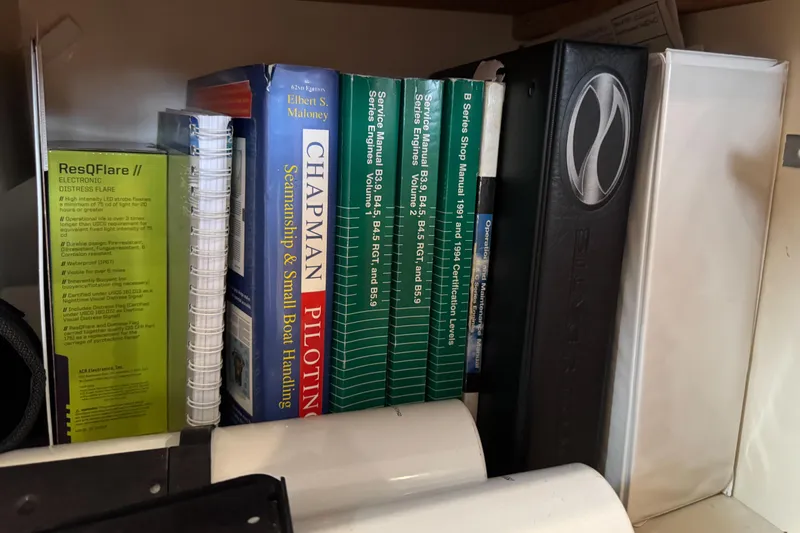  Yacht Photos Pics Books and manuals on seamanship and boat handling, including Silverton 352 Motor Yacht materials.