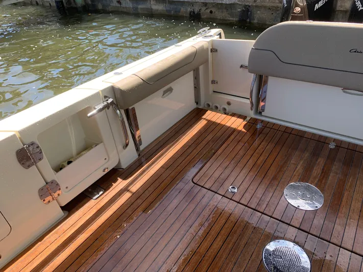  Yacht Photos Pics 2023 CHRIS-CRAFT 35 CALYPSO - Image 24