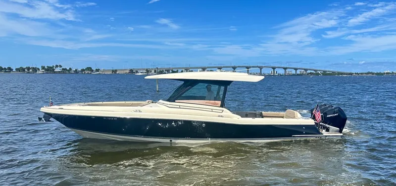  Yacht Photos Pics 2023 Chris-craft 35 Calypso - Image 3