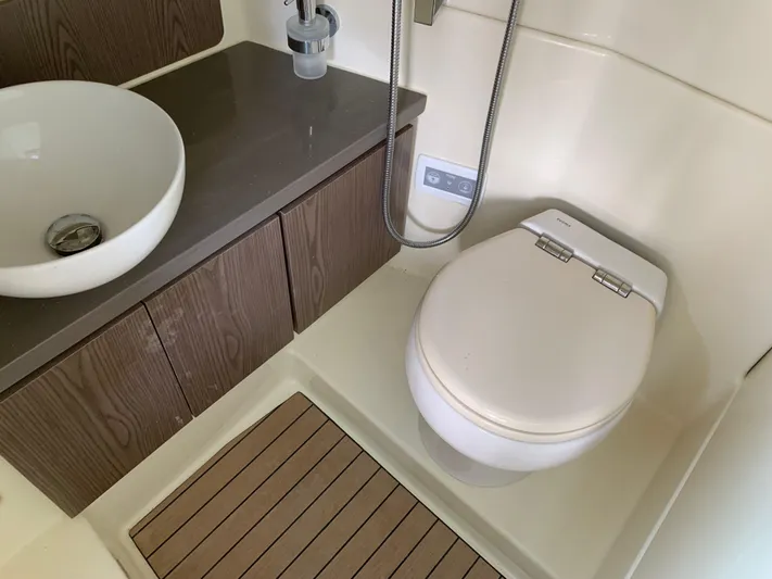  Yacht Photos Pics 2023 CHRIS-CRAFT 35 CALYPSO - Image 49